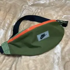 Nike ボディバッグ・ウエストポーチ オリーブグリーン