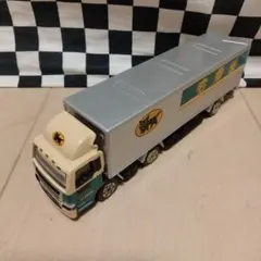 【非売品】ヤマト運輸 B8010 トラックミニカーのサムネイル