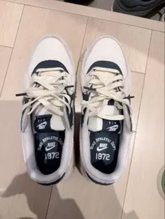 Nike 1972 スニーカー ホワイト/ネイビー