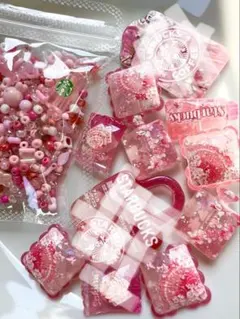 7-23 ストラップ　キーホルダー　ビーズ　パーツ　キャラクター　ハンドメイド