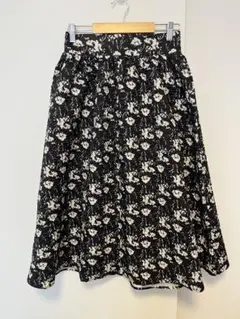 【新品】coca コカ　フラワープリントスカートのサムネイル