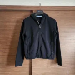 お安くしました！PRADA ブラック フード付きパーカー