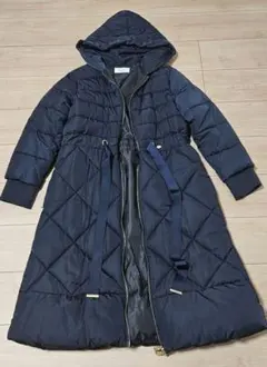 ネイビー ダウンジャケット