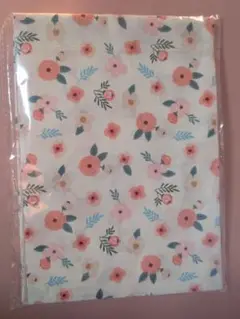 SHEIN 花柄と水玉模様の生地セット