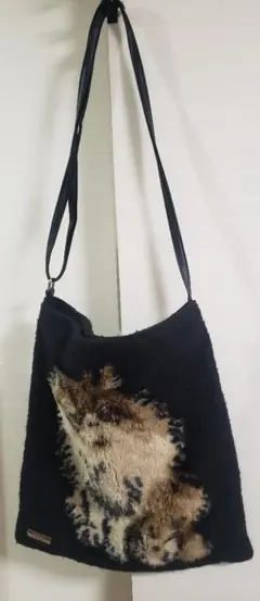 オオカミ ボシュプルメット 鞄 チェーン バッグ 黒 - メルカリ