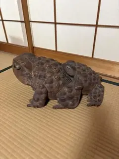 骨董品　福かえる　木彫　親子かえる　昭和20年前後の作　K35KE 骨董品 福かえる 木彫 親子かえる 昭和20年前後の作 K35KE - メルカリ