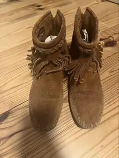 MINNETONKA ブラウン フリンジブーツ サイズ7のサムネイル