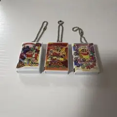 クレヨンしんちゃん ビデオテープ　ミニチュアチャームコレクション　3個セット
