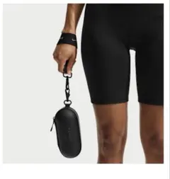 【新品未使用】NikeSKIMS サングラスケースのサムネイル