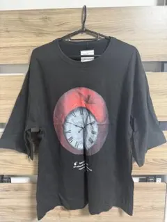SHAREEF 時計リンゴグラフィック Tシャツのサムネイル