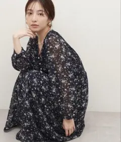 【新品未使用】ナチュラルクチュール 小花ワンピ　ネイビー
