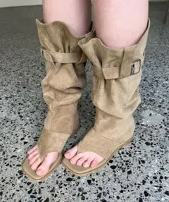 希少タグ付き　ブロンディ　スエードトングロングブーツ 　サンダル　ベージュ　合革