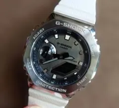 CASIO G-SHOCK メタルベゼル 腕時計 ホワイトのサムネイル