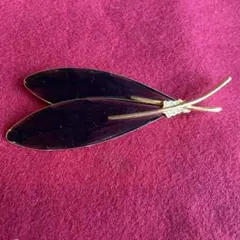 羽？葉？ブローチ