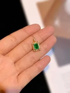 18金エメラルド0.47㌌ ダイヤモンド 0.2㌌ネックレス 18金エメラルド0.47㌌ ダイヤモンド 0.2㌌ネックレス - メルカリ