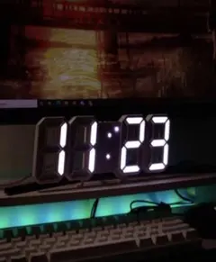 値下げ可能　【新品未使用】　デジタル時計 ホワイト