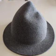 Vivienne Westwoodグレー ウール・フェルト 山型ハット 2026年最新】Vivienne Westwood カラー：グレイ系 ウールハット