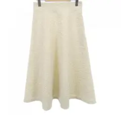 ブラック　ストロベリーフィールズ　花柄エンボス加工　スカート