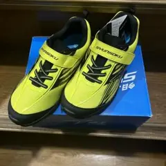 新品　瞬足22.5 EE イエロー