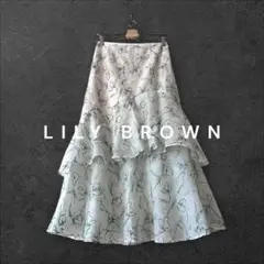 リリーブラウン　フレアスカート フリル　ギャザー　ティアード　花柄　フラワー