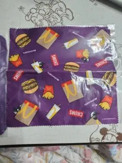 マクドナルド×CHUMS ジッパーポーチ、クリーナークロス