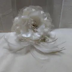 フラワーデザインコサージュ ブローチ ホワイト