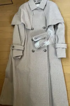 新品タグ付きcouture brooch ロングコート ベージュ 40/Lのサムネイル