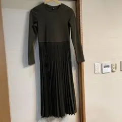 【新品】ユニクロ/UNIQLO/ワンピース/М/プリーツ/ロング/カーキ長袖