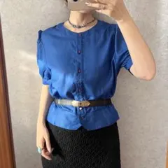 ヴィンテージ レトロ古着 リボン刺繍ノーカラーブラウス 半袖 青 麻混