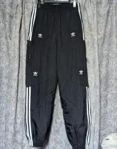 adidasオリジナルス トラックパンツ