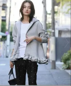 裾　ダブルフリル　ジップ　パーカー　ダンボール　M〜L グレー