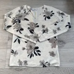 AZUL 花柄 Vネック　Sサイズ