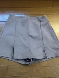 ベージュ　ショートパンツ ジッパー付きのサムネイル