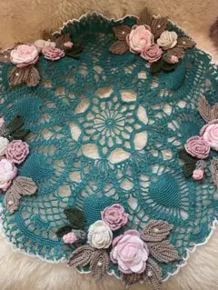 ハンドメイドドイリー　桃の花と薔薇の大判ドイリー53cm