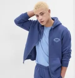 GAP athletic 青パーカー