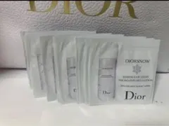 ディオールスノー エッセンス オブ ライト マイクロ ローション3ml ×30