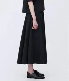 美品 無印良品 涼感ブロードフレアスカート婦人L・黒のサムネイル