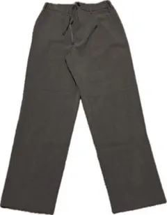 グレー スラックス ユニクロ