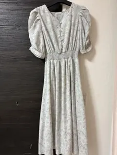 ハニーズ 花柄ワンピース Mサイズ　一度のみ着用