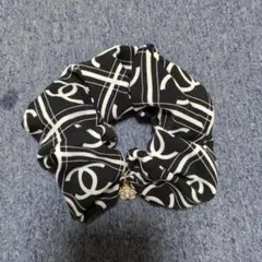 新品未使用　CHANEL ロゴ入りシュシュ ブラック・ホワイトノベルティ