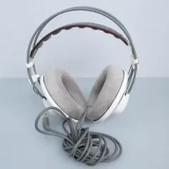 AKG K701 ヘッドホン 本体のサムネイル