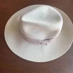 未使用　ウールフェルトハット クリーム色 ピンクリボン