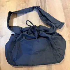 UNIQLO C ソフトパフィーショルダーバッグ