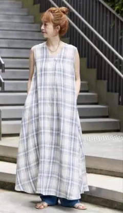 夏SALE✿美品26SSリネンレーヨンスリーブレスワンピースB.C STOCKのサムネイル