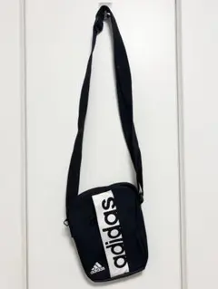 adidas アディダス ショルダーバッグのサムネイル