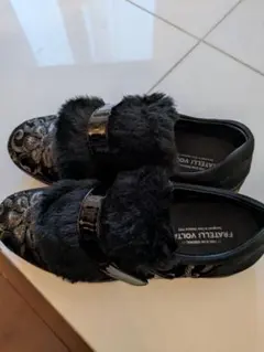 ファー付き刺繍デザインシューズ