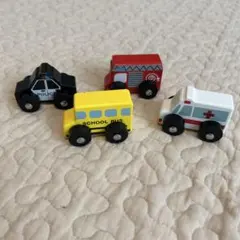 フライングタイガー♡木製♡ミニカー♡消防車♡救急車♡パトカー♡スクールバス