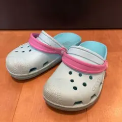 crocs キッズ サンダル 水色/ピンク