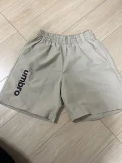 umbro ハーフパンツ ベージュ　130 キッズ