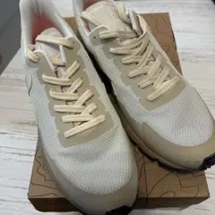 VEJA ヴェジャ スニーカー DEKKAN デッカンALVEOMESH 43のサムネイル